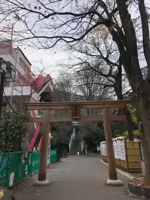 東郷神社の鳥居