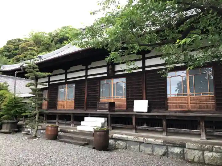 鉄舟寺の本殿・本堂