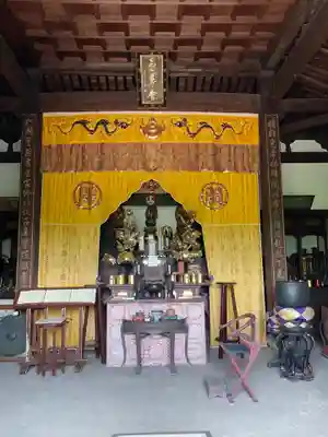 海宝寺の本殿・本堂