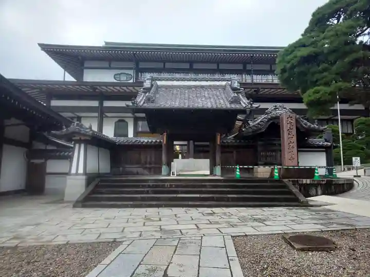 成田山新勝寺の山門・神門