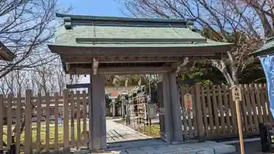 根室金刀比羅神社の山門・神門