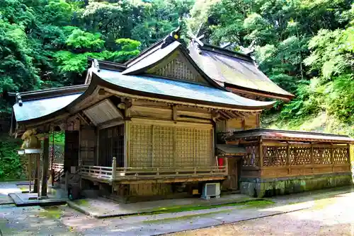 宗形神社の本殿