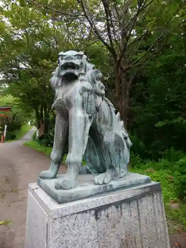 虻田神社の狛犬