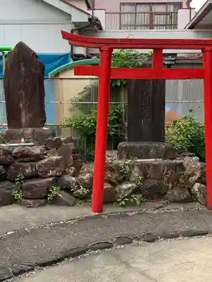 天王坊稲荷神社の末社・摂社