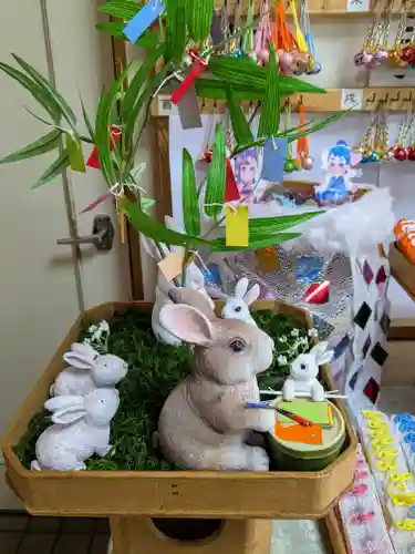 彌彦神社　(伊夜日子神社)の像