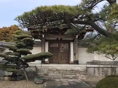 禪定院の山門