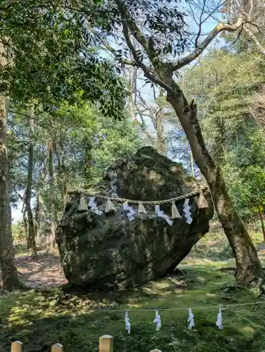 出雲大神宮の{uncategorized: "未分類", other: "その他", undefined: "問題あり", building: "その他建物", grave: "お墓", sacred_gate: "鳥居", guardian: "狛犬", statue: "像", buddha: "仏像", history: "歴史", nature: "自然", garden: "庭園", animal: "動物", pagoda: "塔", temizu: "手水舎", mountain_gate: "山門・神門", sanctuary: "本殿・本堂", subordinate: "末社・摂社", art: "芸術", scenery: "景色", jizo: "地蔵", ema: "絵馬", goshuin: "御朱印", omikuji: "おみくじ", items: "授与品その他", amulet: "お守り", goshuincho: "御朱印帳", eats: "食事", festival: "お祭り", votive_dance: "神楽", shichigosan: "七五三参", wedding: "結婚式", experience: "体験その他", initially: "初詣", around: "周辺", anti_infection: "感染症対策"}