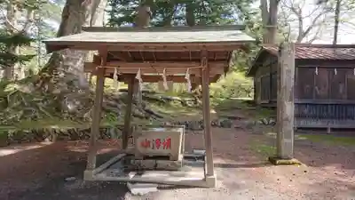 諏訪神社の手水舎