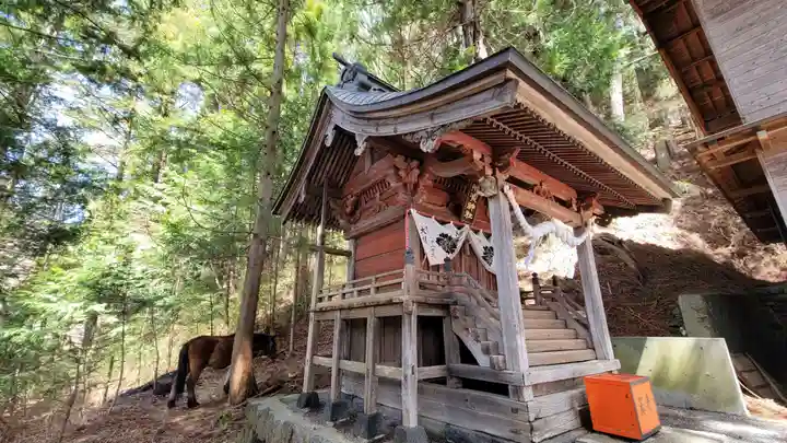 新倉富士浅間神社の末社・摂社