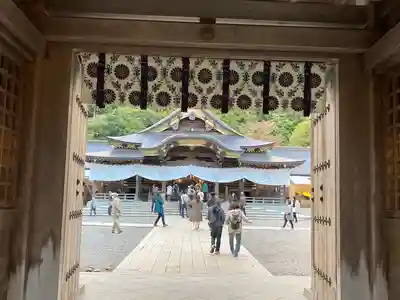 彌彦神社の山門・神門