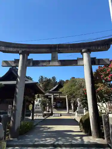 荘内神社の{uncategorized: "未分類", other: "その他", undefined: "問題あり", building: "その他建物", grave: "お墓", sacred_gate: "鳥居", guardian: "狛犬", statue: "像", buddha: "仏像", history: "歴史", nature: "自然", garden: "庭園", animal: "動物", pagoda: "塔", temizu: "手水舎", mountain_gate: "山門・神門", sanctuary: "本殿・本堂", subordinate: "末社・摂社", art: "芸術", scenery: "景色", jizo: "地蔵", ema: "絵馬", goshuin: "御朱印", omikuji: "おみくじ", items: "授与品その他", amulet: "お守り", goshuincho: "御朱印帳", eats: "食事", festival: "お祭り", votive_dance: "神楽", shichigosan: "七五三参", wedding: "結婚式", experience: "体験その他", initially: "初詣", around: "周辺", anti_infection: "感染症対策"}