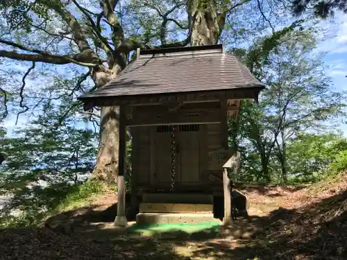 鳥越八幡神社の末社