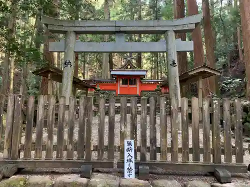 室生龍穴神社の本殿