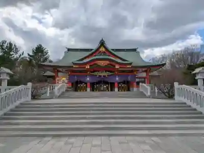 樽前山神社の{uncategorized: "未分類", other: "その他", undefined: "問題あり", building: "その他建物", grave: "お墓", sacred_gate: "鳥居", guardian: "狛犬", statue: "像", buddha: "仏像", history: "歴史", nature: "自然", garden: "庭園", animal: "動物", pagoda: "塔", temizu: "手水舎", mountain_gate: "山門・神門", sanctuary: "本殿・本堂", subordinate: "末社・摂社", art: "芸術", scenery: "景色", jizo: "地蔵", ema: "絵馬", goshuin: "御朱印", omikuji: "おみくじ", items: "授与品その他", amulet: "お守り", goshuincho: "御朱印帳", eats: "食事", festival: "お祭り", votive_dance: "神楽", shichigosan: "七五三参", wedding: "結婚式", experience: "体験その他", initially: "初詣", around: "周辺", anti_infection: "感染症対策"}