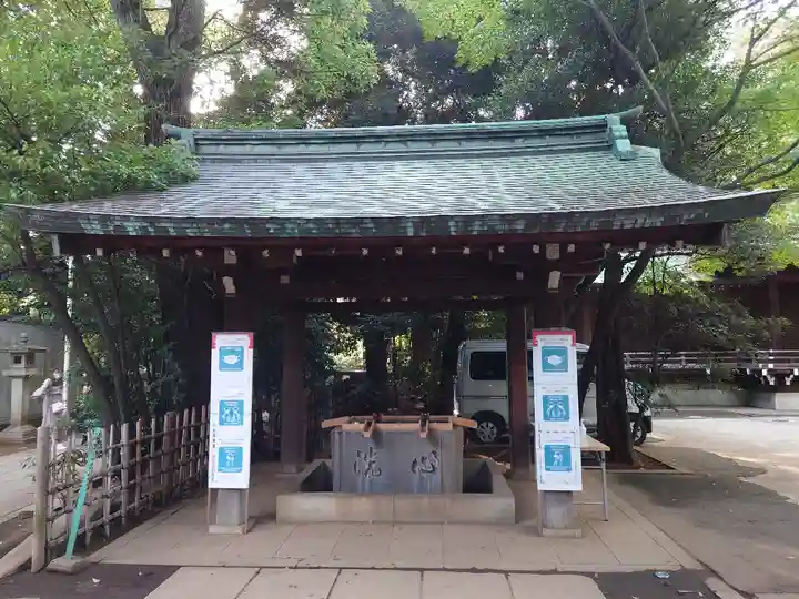 渋谷氷川神社の手水舎