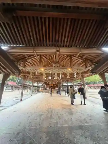 宗像大社の{uncategorized: "未分類", other: "その他", undefined: "問題あり", building: "その他建物", grave: "お墓", sacred_gate: "鳥居", guardian: "狛犬", statue: "像", buddha: "仏像", history: "歴史", nature: "自然", garden: "庭園", animal: "動物", pagoda: "塔", temizu: "手水舎", mountain_gate: "山門・神門", sanctuary: "本殿・本堂", subordinate: "末社・摂社", art: "芸術", scenery: "景色", jizo: "地蔵", ema: "絵馬", goshuin: "御朱印", omikuji: "おみくじ", items: "授与品その他", amulet: "お守り", goshuincho: "御朱印帳", eats: "食事", festival: "お祭り", votive_dance: "神楽", shichigosan: "七五三参", wedding: "結婚式", experience: "体験その他", initially: "初詣", around: "周辺", anti_infection: "感染症対策"}