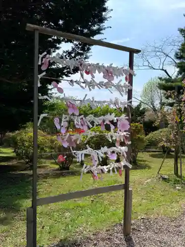 石崎地主海神社の{uncategorized: "未分類", other: "その他", undefined: "問題あり", building: "その他建物", grave: "お墓", sacred_gate: "鳥居", guardian: "狛犬", statue: "像", buddha: "仏像", history: "歴史", nature: "自然", garden: "庭園", animal: "動物", pagoda: "塔", temizu: "手水舎", mountain_gate: "山門・神門", sanctuary: "本殿・本堂", subordinate: "末社・摂社", art: "芸術", scenery: "景色", jizo: "地蔵", ema: "絵馬", goshuin: "御朱印", omikuji: "おみくじ", items: "授与品その他", amulet: "お守り", goshuincho: "御朱印帳", eats: "食事", festival: "お祭り", votive_dance: "神楽", shichigosan: "七五三参", wedding: "結婚式", experience: "体験その他", initially: "初詣", around: "周辺", anti_infection: "感染症対策"}