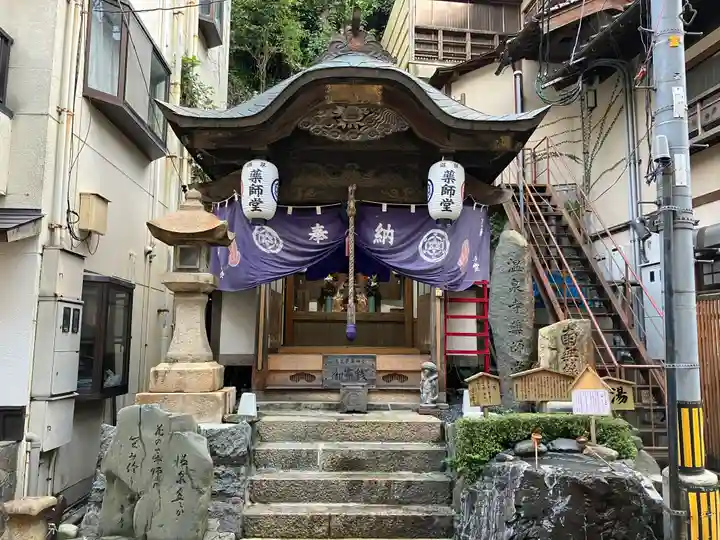 温泉寺薬師堂(岡山県)