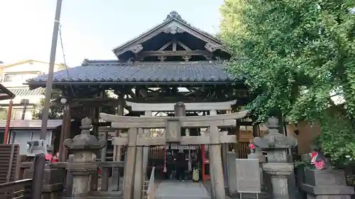 被官稲荷神社の鳥居