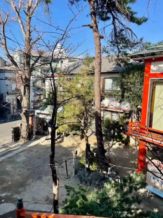 於玉稲荷神社の{uncategorized: "未分類", other: "その他", undefined: "問題あり", building: "その他建物", grave: "お墓", sacred_gate: "鳥居", guardian: "狛犬", statue: "像", buddha: "仏像", history: "歴史", nature: "自然", garden: "庭園", animal: "動物", pagoda: "塔", temizu: "手水舎", mountain_gate: "山門・神門", sanctuary: "本殿・本堂", subordinate: "末社・摂社", art: "芸術", scenery: "景色", jizo: "地蔵", ema: "絵馬", goshuin: "御朱印", omikuji: "おみくじ", items: "授与品その他", amulet: "お守り", goshuincho: "御朱印帳", eats: "食事", festival: "お祭り", votive_dance: "神楽", shichigosan: "七五三参", wedding: "結婚式", experience: "体験その他", initially: "初詣", around: "周辺", anti_infection: "感染症対策"}