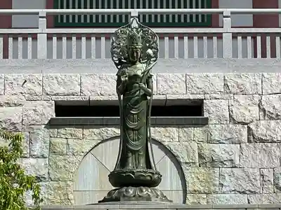 八事山 興正寺の仏像