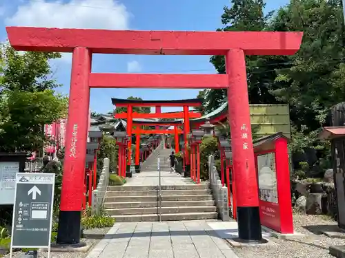 三光稲荷神社の鳥居