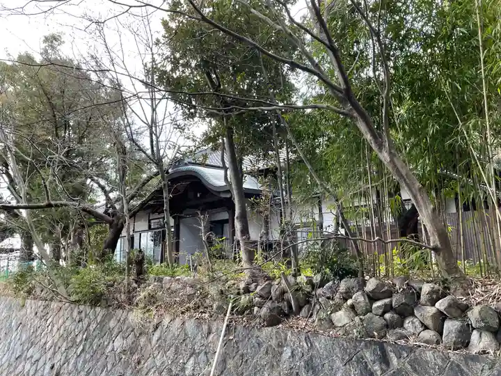 荷松院幸大寺の本殿・本堂