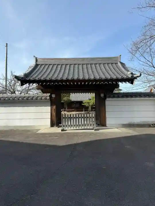 実相寺の{uncategorized: "未分類", other: "その他", undefined: "問題あり", building: "その他建物", grave: "お墓", sacred_gate: "鳥居", guardian: "狛犬", statue: "像", buddha: "仏像", history: "歴史", nature: "自然", garden: "庭園", animal: "動物", pagoda: "塔", temizu: "手水舎", mountain_gate: "山門・神門", sanctuary: "本殿・本堂", subordinate: "末社・摂社", art: "芸術", scenery: "景色", jizo: "地蔵", ema: "絵馬", goshuin: "御朱印", omikuji: "おみくじ", items: "授与品その他", amulet: "お守り", goshuincho: "御朱印帳", eats: "食事", festival: "お祭り", votive_dance: "神楽", shichigosan: "七五三参", wedding: "結婚式", experience: "体験その他", initially: "初詣", around: "周辺", anti_infection: "感染症対策"}