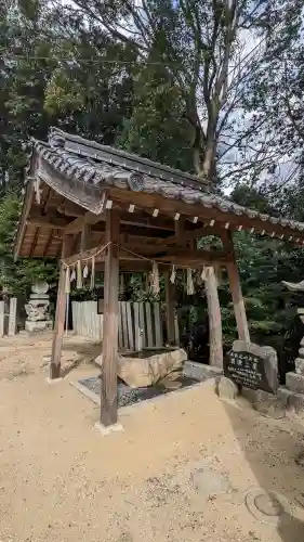 縣主神社の{uncategorized: "未分類", other: "その他", undefined: "問題あり", building: "その他建物", grave: "お墓", sacred_gate: "鳥居", guardian: "狛犬", statue: "像", buddha: "仏像", history: "歴史", nature: "自然", garden: "庭園", animal: "動物", pagoda: "塔", temizu: "手水舎", mountain_gate: "山門・神門", sanctuary: "本殿・本堂", subordinate: "末社・摂社", art: "芸術", scenery: "景色", jizo: "地蔵", ema: "絵馬", goshuin: "御朱印", omikuji: "おみくじ", items: "授与品その他", amulet: "お守り", goshuincho: "御朱印帳", eats: "食事", festival: "お祭り", votive_dance: "神楽", shichigosan: "七五三参", wedding: "結婚式", experience: "体験その他", initially: "初詣", around: "周辺", anti_infection: "感染症対策"}
