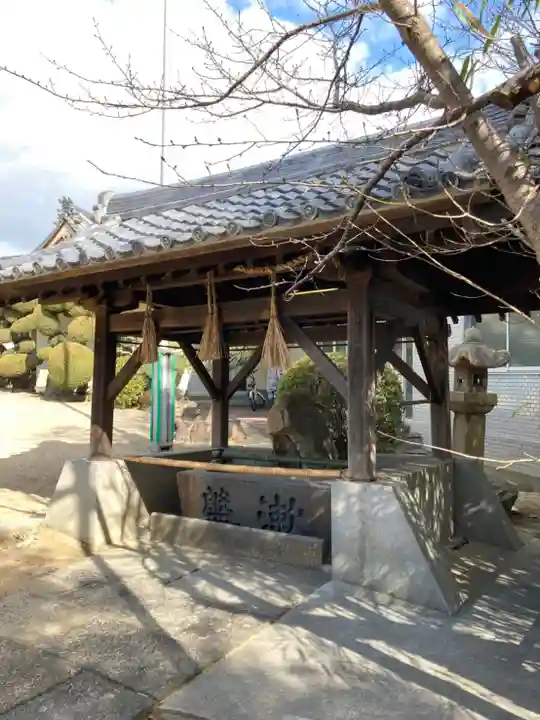 林神社の手水舎