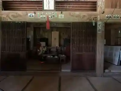 石間寺の本殿・本堂