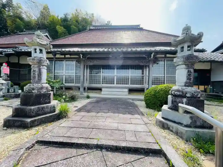 福竜寺の{uncategorized: "未分類", other: "その他", undefined: "問題あり", building: "その他建物", grave: "お墓", sacred_gate: "鳥居", guardian: "狛犬", statue: "像", buddha: "仏像", history: "歴史", nature: "自然", garden: "庭園", animal: "動物", pagoda: "塔", temizu: "手水舎", mountain_gate: "山門・神門", sanctuary: "本殿・本堂", subordinate: "末社・摂社", art: "芸術", scenery: "景色", jizo: "地蔵", ema: "絵馬", goshuin: "御朱印", omikuji: "おみくじ", items: "授与品その他", amulet: "お守り", goshuincho: "御朱印帳", eats: "食事", festival: "お祭り", votive_dance: "神楽", shichigosan: "七五三参", wedding: "結婚式", experience: "体験その他", initially: "初詣", around: "周辺", anti_infection: "感染症対策"}