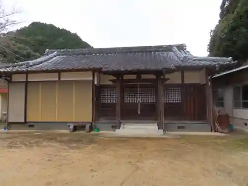 三宝寺の本殿・本堂