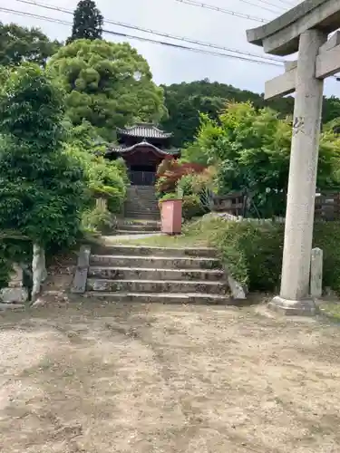 常福寺の山門