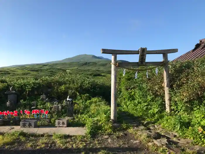 月山神社本宮の鳥居