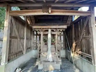 五十鈴神社の{uncategorized: "未分類", other: "その他", undefined: "問題あり", building: "その他建物", grave: "お墓", sacred_gate: "鳥居", guardian: "狛犬", statue: "像", buddha: "仏像", history: "歴史", nature: "自然", garden: "庭園", animal: "動物", pagoda: "塔", temizu: "手水舎", mountain_gate: "山門・神門", sanctuary: "本殿・本堂", subordinate: "末社・摂社", art: "芸術", scenery: "景色", jizo: "地蔵", ema: "絵馬", goshuin: "御朱印", omikuji: "おみくじ", items: "授与品その他", amulet: "お守り", goshuincho: "御朱印帳", eats: "食事", festival: "お祭り", votive_dance: "神楽", shichigosan: "七五三参", wedding: "結婚式", experience: "体験その他", initially: "初詣", around: "周辺", anti_infection: "感染症対策"}