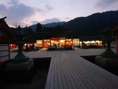 厳島神社の建物その他