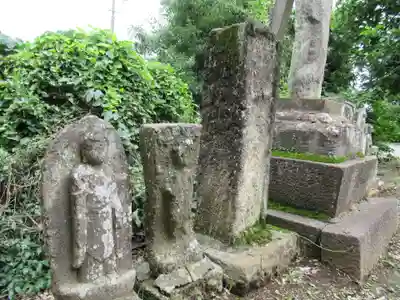 山村のかねふり地蔵尊の仏像