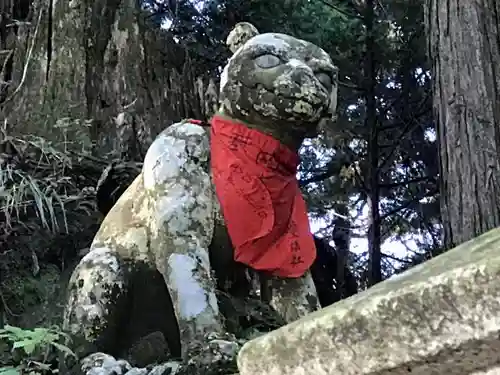 三峯神社の狛犬