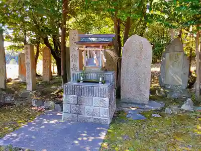 白雪稲荷の末社・摂社