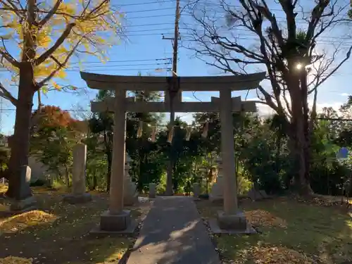 建市神社の鳥居