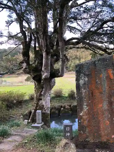 八所神社の庭園