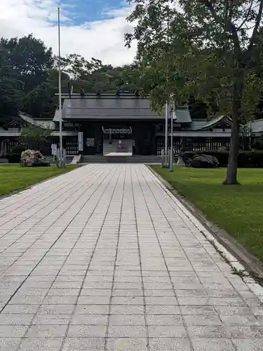 札幌護國神社の山門・神門