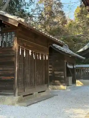 上之村神社の{uncategorized: "未分類", other: "その他", undefined: "問題あり", building: "その他建物", grave: "お墓", sacred_gate: "鳥居", guardian: "狛犬", statue: "像", buddha: "仏像", history: "歴史", nature: "自然", garden: "庭園", animal: "動物", pagoda: "塔", temizu: "手水舎", mountain_gate: "山門・神門", sanctuary: "本殿・本堂", subordinate: "末社・摂社", art: "芸術", scenery: "景色", jizo: "地蔵", ema: "絵馬", goshuin: "御朱印", omikuji: "おみくじ", items: "授与品その他", amulet: "お守り", goshuincho: "御朱印帳", eats: "食事", festival: "お祭り", votive_dance: "神楽", shichigosan: "七五三参", wedding: "結婚式", experience: "体験その他", initially: "初詣", around: "周辺", anti_infection: "感染症対策"}