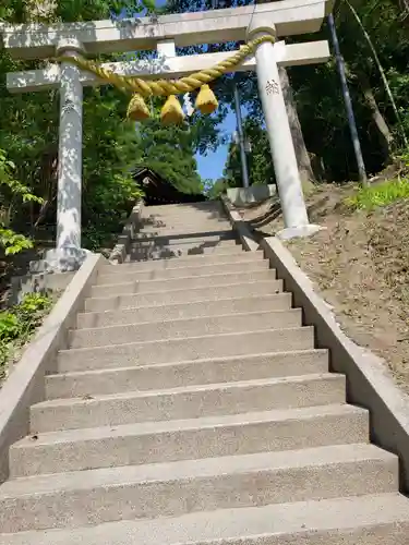 諏訪神社の鳥居