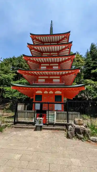 新倉富士浅間神社の塔
