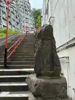 徳寿院の{uncategorized: "未分類", other: "その他", undefined: "問題あり", building: "その他建物", grave: "お墓", sacred_gate: "鳥居", guardian: "狛犬", statue: "像", buddha: "仏像", history: "歴史", nature: "自然", garden: "庭園", animal: "動物", pagoda: "塔", temizu: "手水舎", mountain_gate: "山門・神門", sanctuary: "本殿・本堂", subordinate: "末社・摂社", art: "芸術", scenery: "景色", jizo: "地蔵", ema: "絵馬", goshuin: "御朱印", omikuji: "おみくじ", items: "授与品その他", amulet: "お守り", goshuincho: "御朱印帳", eats: "食事", festival: "お祭り", votive_dance: "神楽", shichigosan: "七五三参", wedding: "結婚式", experience: "体験その他", initially: "初詣", around: "周辺", anti_infection: "感染症対策"}