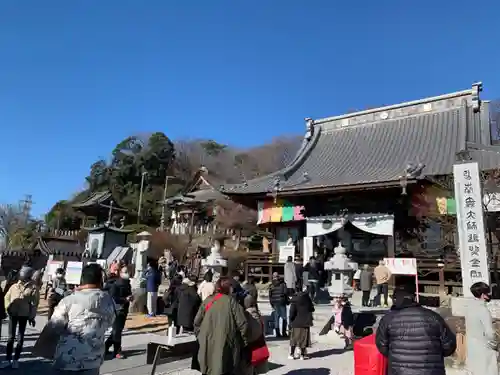 埼玉厄除け開運大師・龍泉寺（切り絵御朱印発祥の寺）の本殿