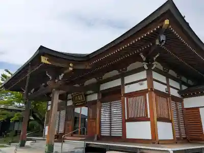 長福寺の{uncategorized: "未分類", other: "その他", undefined: "問題あり", building: "その他建物", grave: "お墓", sacred_gate: "鳥居", guardian: "狛犬", statue: "像", buddha: "仏像", history: "歴史", nature: "自然", garden: "庭園", animal: "動物", pagoda: "塔", temizu: "手水舎", mountain_gate: "山門・神門", sanctuary: "本殿・本堂", subordinate: "末社・摂社", art: "芸術", scenery: "景色", jizo: "地蔵", ema: "絵馬", goshuin: "御朱印", omikuji: "おみくじ", items: "授与品その他", amulet: "お守り", goshuincho: "御朱印帳", eats: "食事", festival: "お祭り", votive_dance: "神楽", shichigosan: "七五三参", wedding: "結婚式", experience: "体験その他", initially: "初詣", around: "周辺", anti_infection: "感染症対策"}