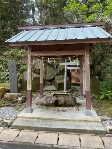 射山神社の手水舎